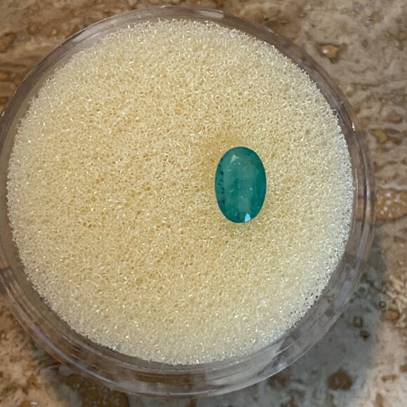 Emerald Faceted 6mm x 4mm Oval Loose Gemstone - Picture 4 of 8